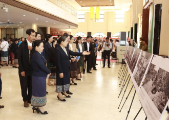 Photo Exhibition Opens to Celebrate 50th Anniversary of Vietnam’s National Reunification